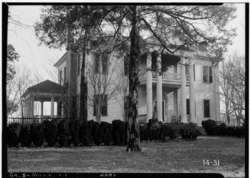 סקר מבנים אמריקאים היסטוריים בראן סנדרס, צלם מרץ 1934 צפון חזית - ווסטובר, דרך איטון הישנה, ​​מילדגוויל, מחוז בולדווין, GA HABS GA, 5-MILG.V, 1-1.tif