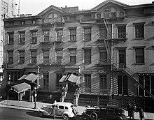 Отель Lafayette by Berenice Abbott 1937.jpg