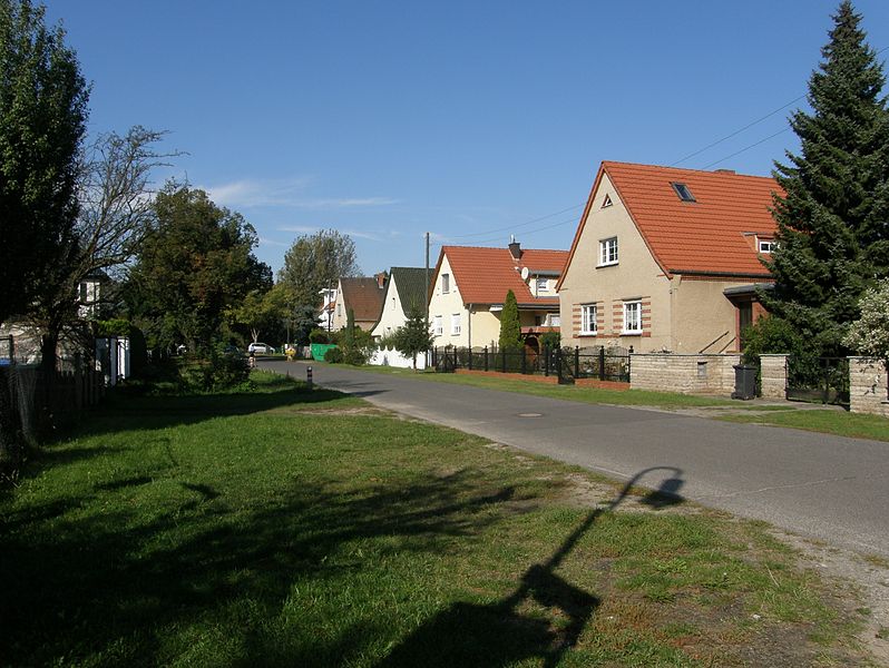 File:Husumer Str Biesdorf 21-09-11 AMA fec (48).JPG