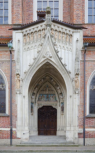 File:Iglesia de San Martín, Landshut, Alemania, 2012-05-27, DD 23.JPG