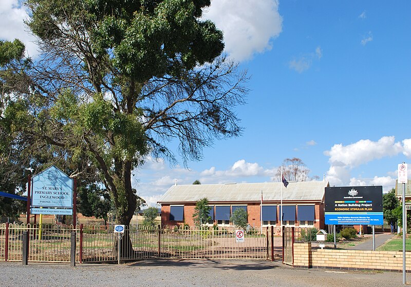 File:Inglewood Roman Catholic School.JPG