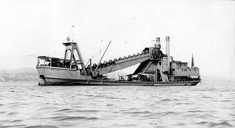 File:Item - Bo P37.2 - Dominion Government dredge 'Mastodon' off Brockton Point.jpg