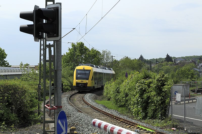 File:J22 596 Bf Friedrichsdorf (Taunus), 648 xxx HLB.jpg