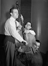 Jack Lesberg, Max Kaminsky, und Peanuts Hucko, Eddie Condon's, New York, ca. Mai 1947, Foto: Gottlieb