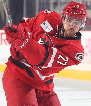 <span class="mw-page-title-main">Jake Chelios</span> American-Chinese ice hockey player