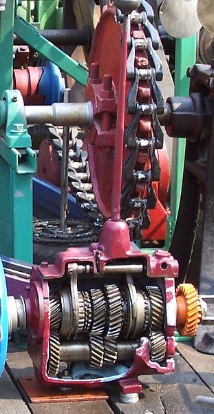 File:Jeep CJ5 Transmission.jpg