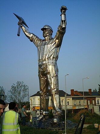 The Brownhills Miner Jigger brownhills miner colossus statue by John McKenna.JPG