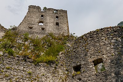Slika:Kamen Castle, Slovenia 11.jpg