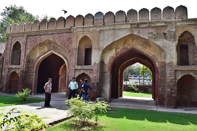 File:Kashmiri Gate 002.jpg