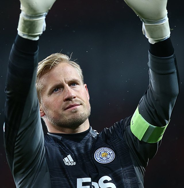 Livre no mercado, Kasper Schmeichel é oficializado no Anderlecht