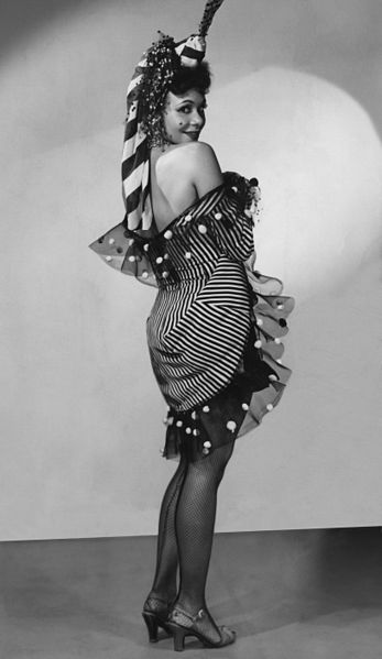 File:Katherine Dunham in "Tropical Revue" Martin Beck Theatre.jpg