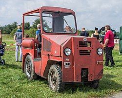 Malý traktor DFZ 632.jpg