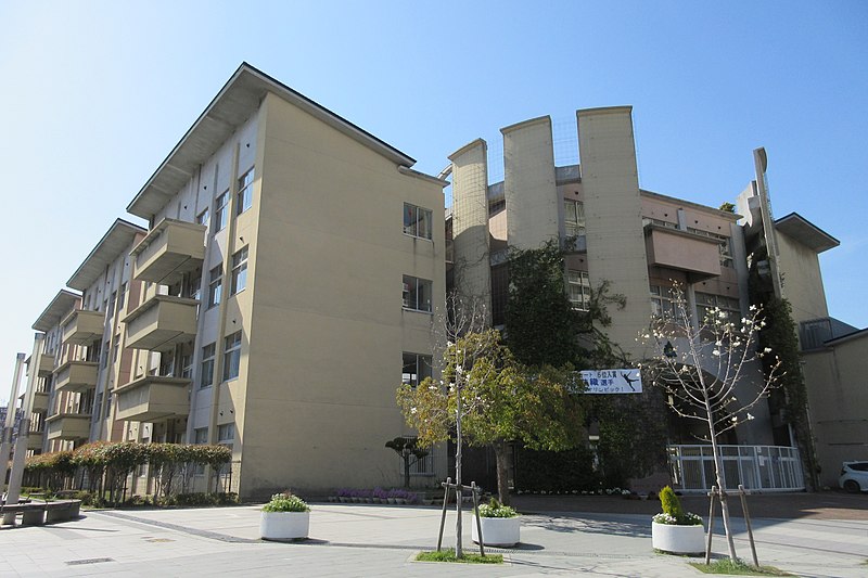 File:Kobe City Nagisa junior high school.JPG