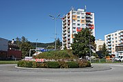 Čeština: Kruhový objezd u autobusového nádraží v Prachaticích, jižní Čechy. English: Roundabout at the bus station in Prachatice. South Bohemian Region, Czechia.