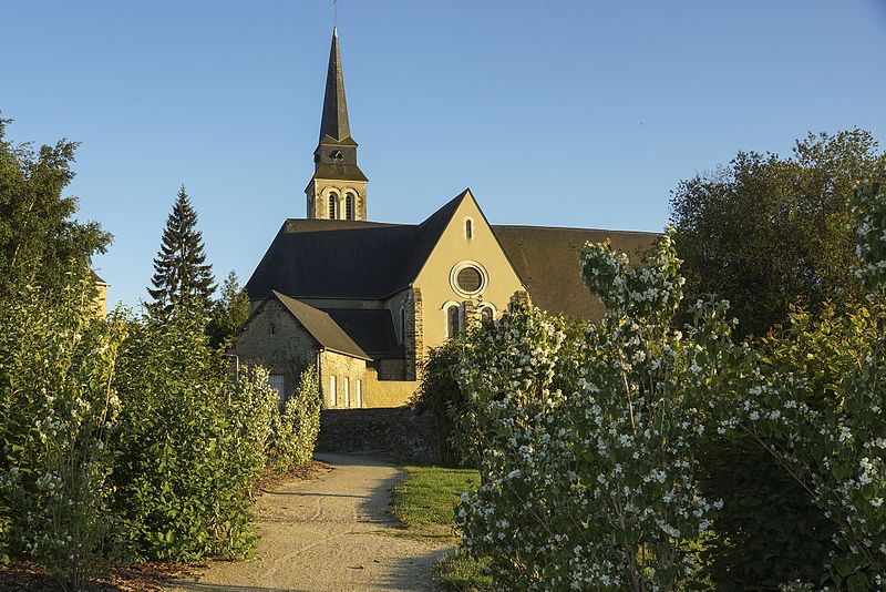 File:L'église d'Entrammes.jpg