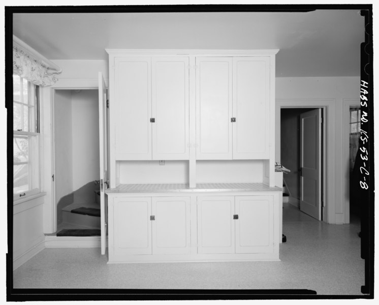 File:LAUNDRY ROOM CUPBOARD AND STAIRS (THROUGH LEFT DOOR) TO UPPER LEVEL, LOOKING EAST - Fort Leavenworth, Building No. 5, 611 Scott Avenue, Leavenworth, Leavenworth County, KS HABS KANS,52-LEAV,1-C-8.tif