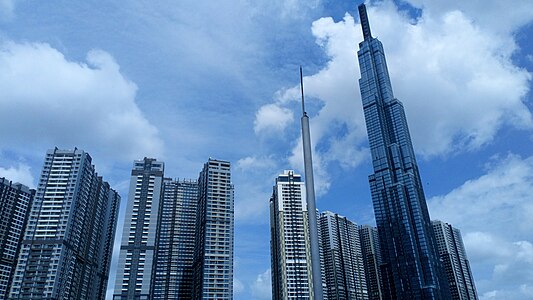 Landmark 81 omgiven av andra bostadshus i Vinhomes Central Park