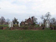 Lannin House garden in Eisenhower Park