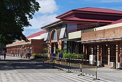 Bandara Internasional Laoag terminal exterior.jpg