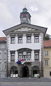 Rathaus (Mestna hiša oder Rotovž) auf dem Mestni trg, dem Stadtplatz in der Altstadt