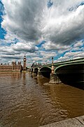 London - Westminster Bridge Road - Jubilee Walkway - Panorama view on Palace of Westminster, Big Ben, Westminster Bridge & London Eye 03.jpg