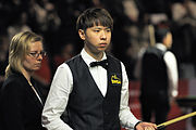 Deutsch: Bild aufgenommen in Berlin während des German Masters im Snooker 2014. Maike Kesseler und Xiao Guodong. English: Picture taken in Berlin during the Snooker German Masters in 2014. Maike Kesseler and Xiao Guodong.