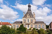 Uzun belediye binası (Somme Departmanı - Hauts de France)