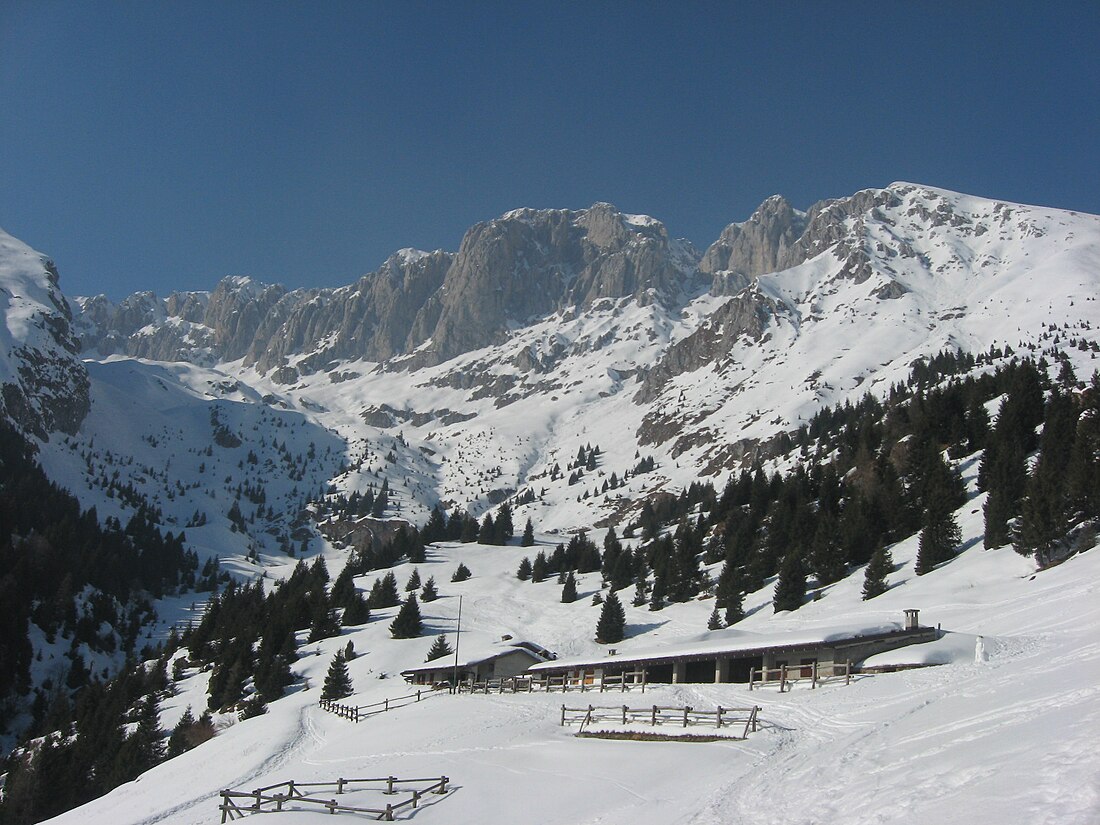 File:Malga Cassinelli 02.jpg