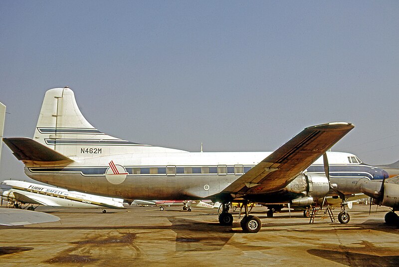 File:Martin 404 N462M Ex Piedmont LGB 17.10.70 edited-2.jpg