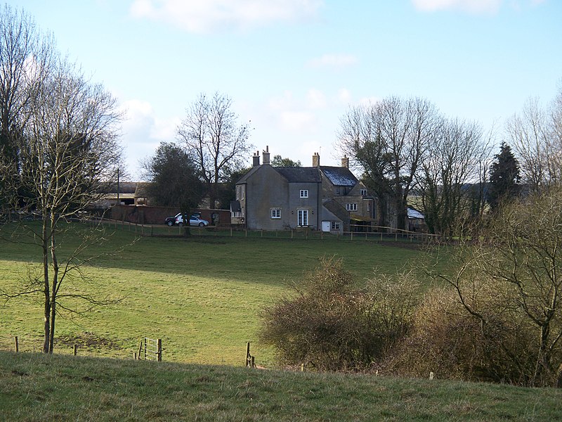 File:Meads Farm - geograph.org.uk - 1737976.jpg