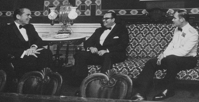 File:Meeting with President Anastasio Somoza Debayle of Nicaragua, before State Dinner - NARA - 194723-perspective-tilt-crop.jpg