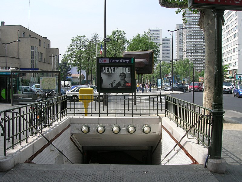 File:Metro 7 Porte d Ivry accès.JPG