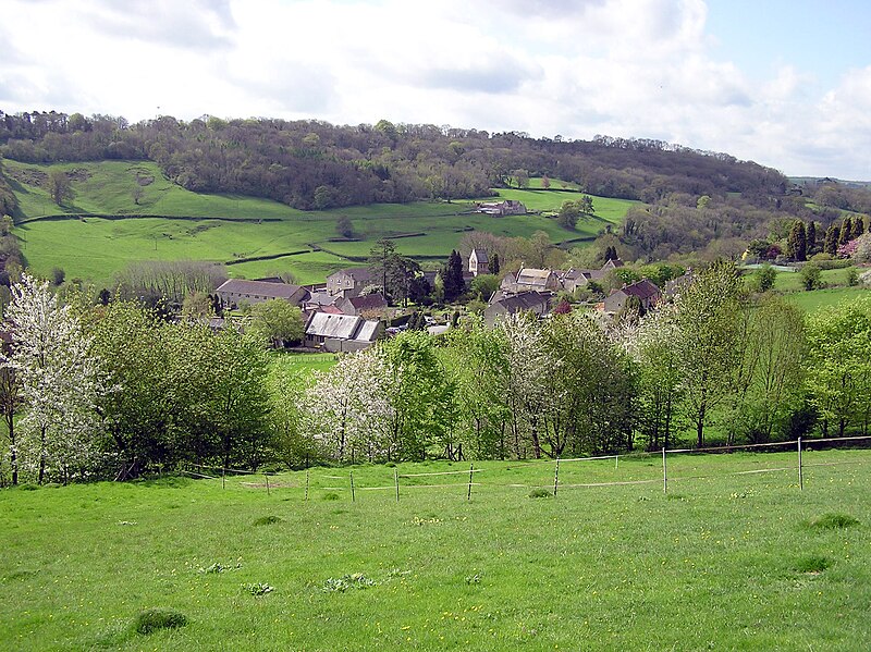 File:Monkton.combe.from.afar.arp.jpg