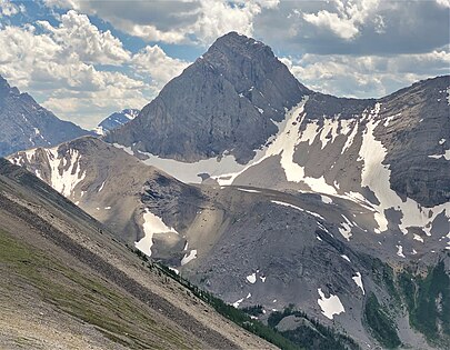 Mount Smuts from Tent Ridge.jpg