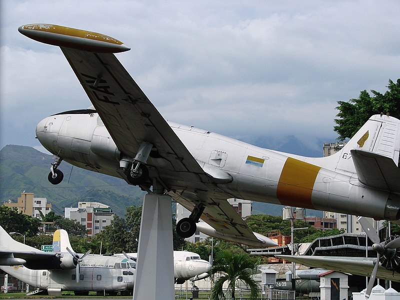 File:Museo Aeronáutico 5.jpg