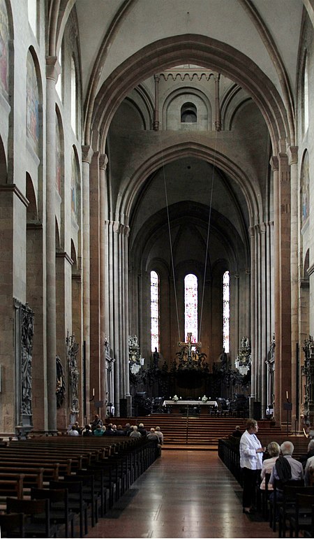 Nave looking towards east choir Mainz Cathedral Mainz Germany 2017 (2)