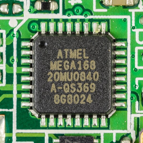 File:Navigon Canada 310 - board - Atmel Mega168-40228.jpg