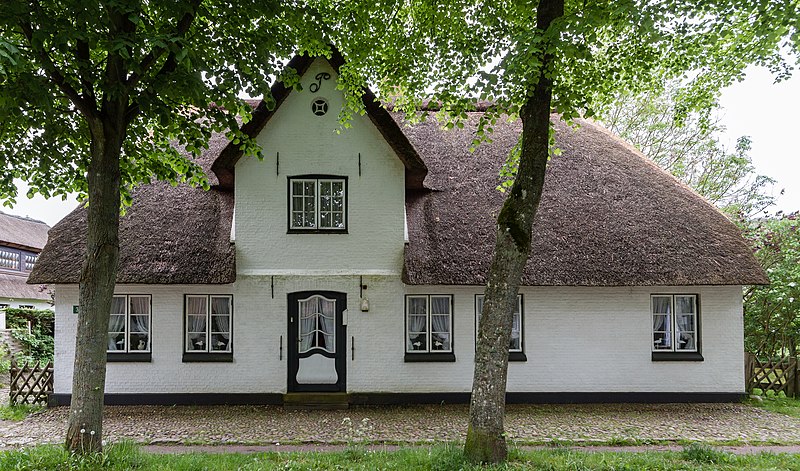 File:Nieblum Strandstraße 3 002 2016 05 26.jpg