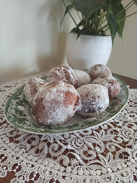 File:Pączki - 08.02.2024.jpg