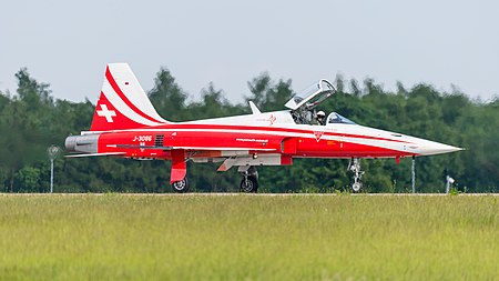 English: Swiss Air Force/Patrouille Suisse Northrop F-5E Tiger II display team at ILA Berlin Air Show 2016.