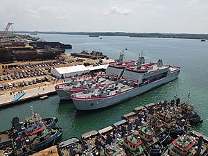 Peresmian KRI Teluk Wondama-527 & KRI Teluk Weda-526 1.jpg