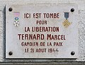 Plaque en hommage à Marcel Bernard, mort pendant la Libération de Paris.