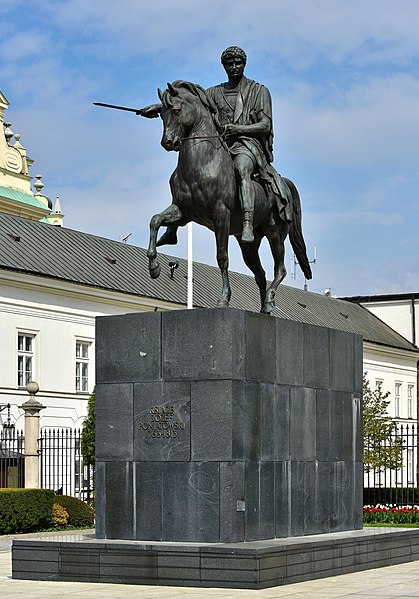 File:Pomnik Księcia Józefa Poniatowskiego w Warszawie 2019.jpg