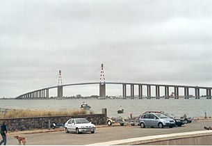 Le pont de Saint-Nazaire vu depuis Saint-Brevin-les-Pins.