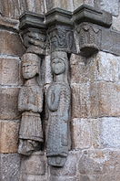 Estatuas de la puerta occidental de Sta. María del Azogue