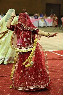 Rajput Woman performing Ghoomar 01.jpg