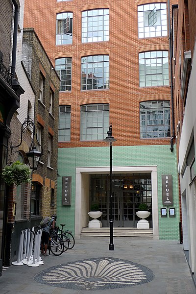 File:Refuel, Soho, W1 (4029150089).jpg