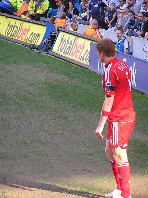 Riise playing for Liverpool.