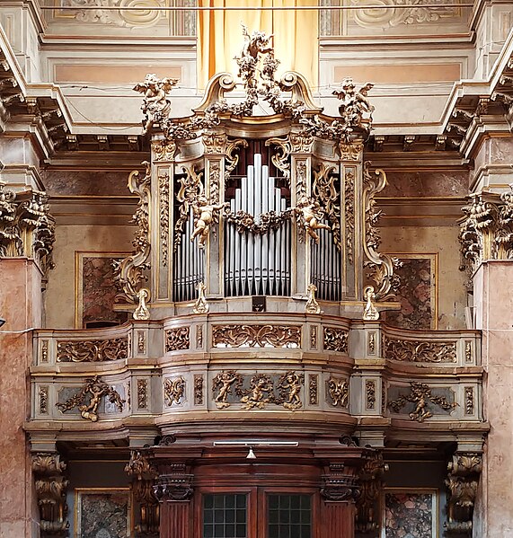 File:Roma, chiesa di San Rocco all'Augusteo - Organo a canne.jpg