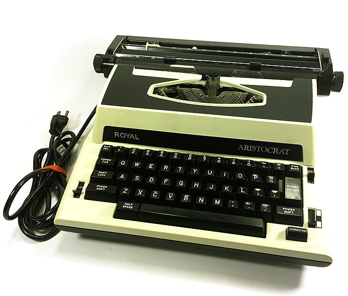 File:Royal Aristocrat Electric Typewriter.jpg